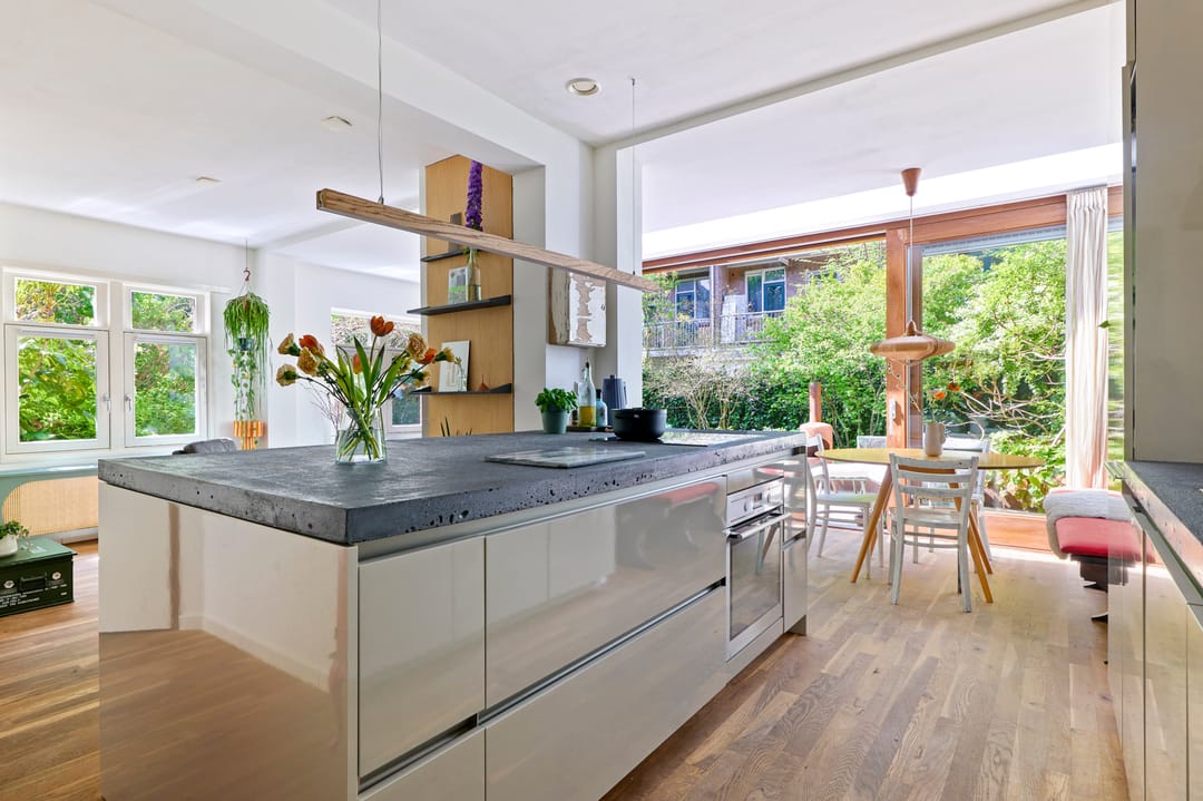 Photo 2 of Vincent van Goghstraat 8-A