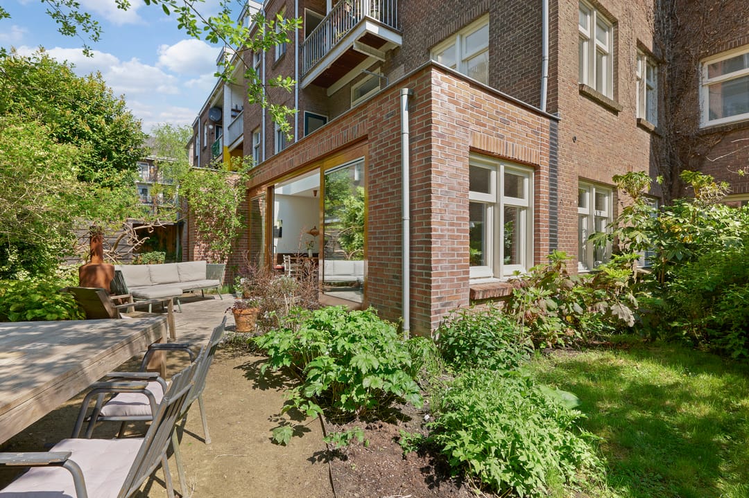 Photo 8 of Vincent van Goghstraat 8-A