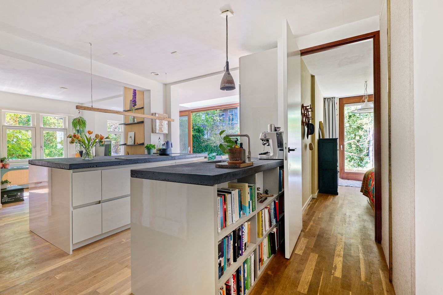 Photo 20 of Vincent van Goghstraat 8-A