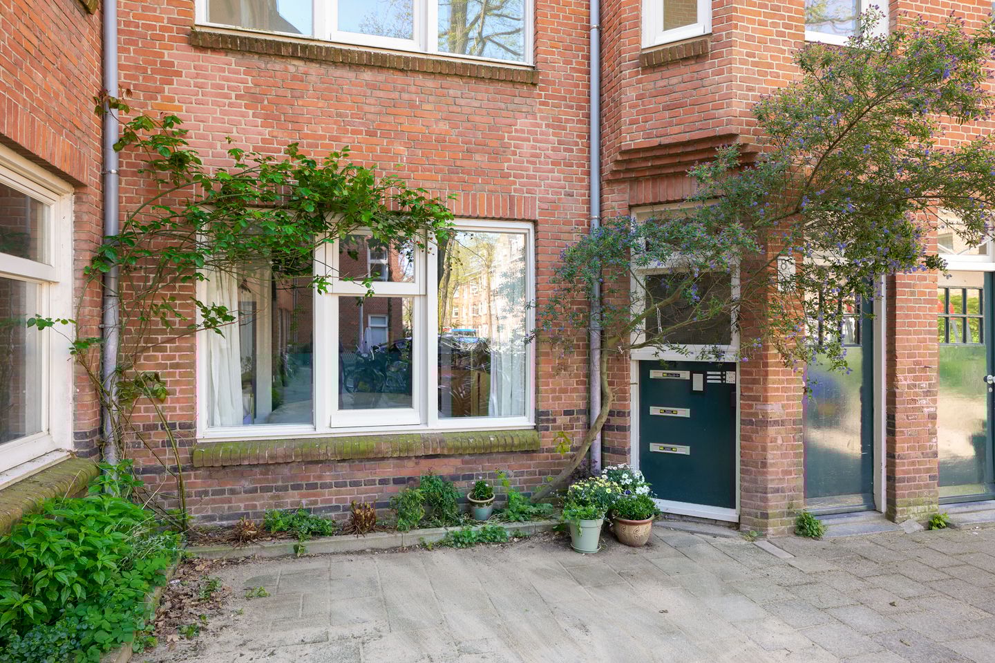 Photo 25 of Vincent van Goghstraat 8-A