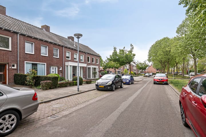 Foto 33 van Karel van Egmondstraat 32