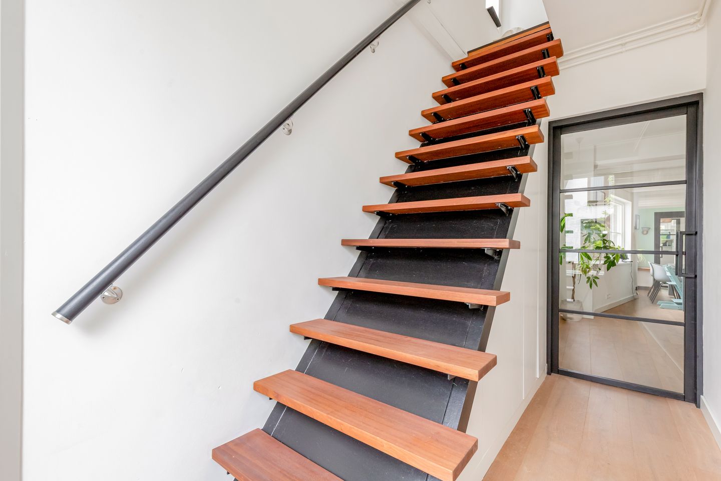 Foto 29 van van der Muelenstraat 15