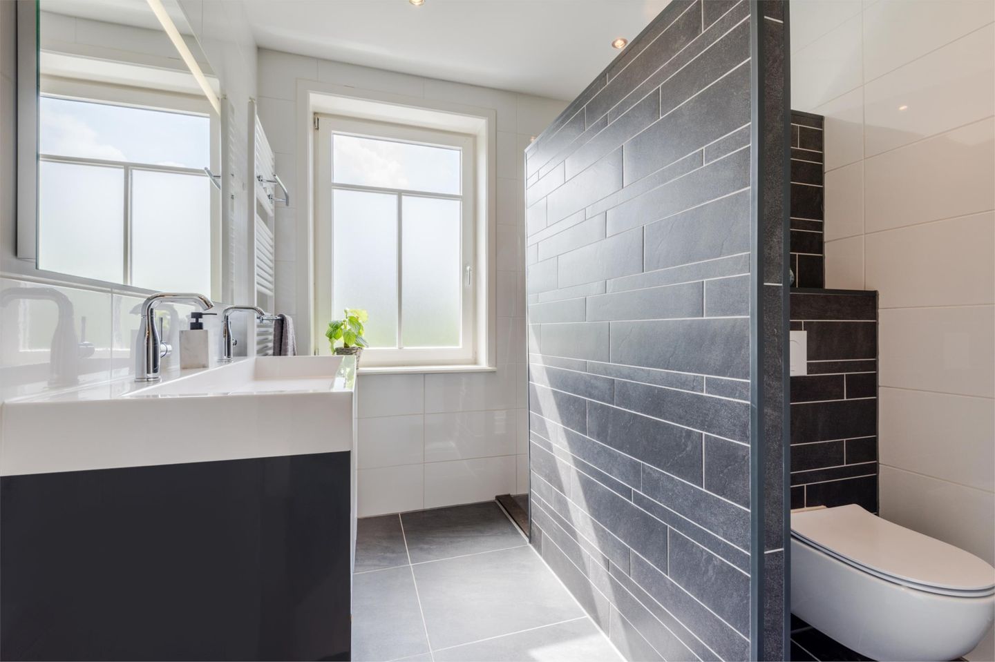 Photo 29 of Zeussingel 97