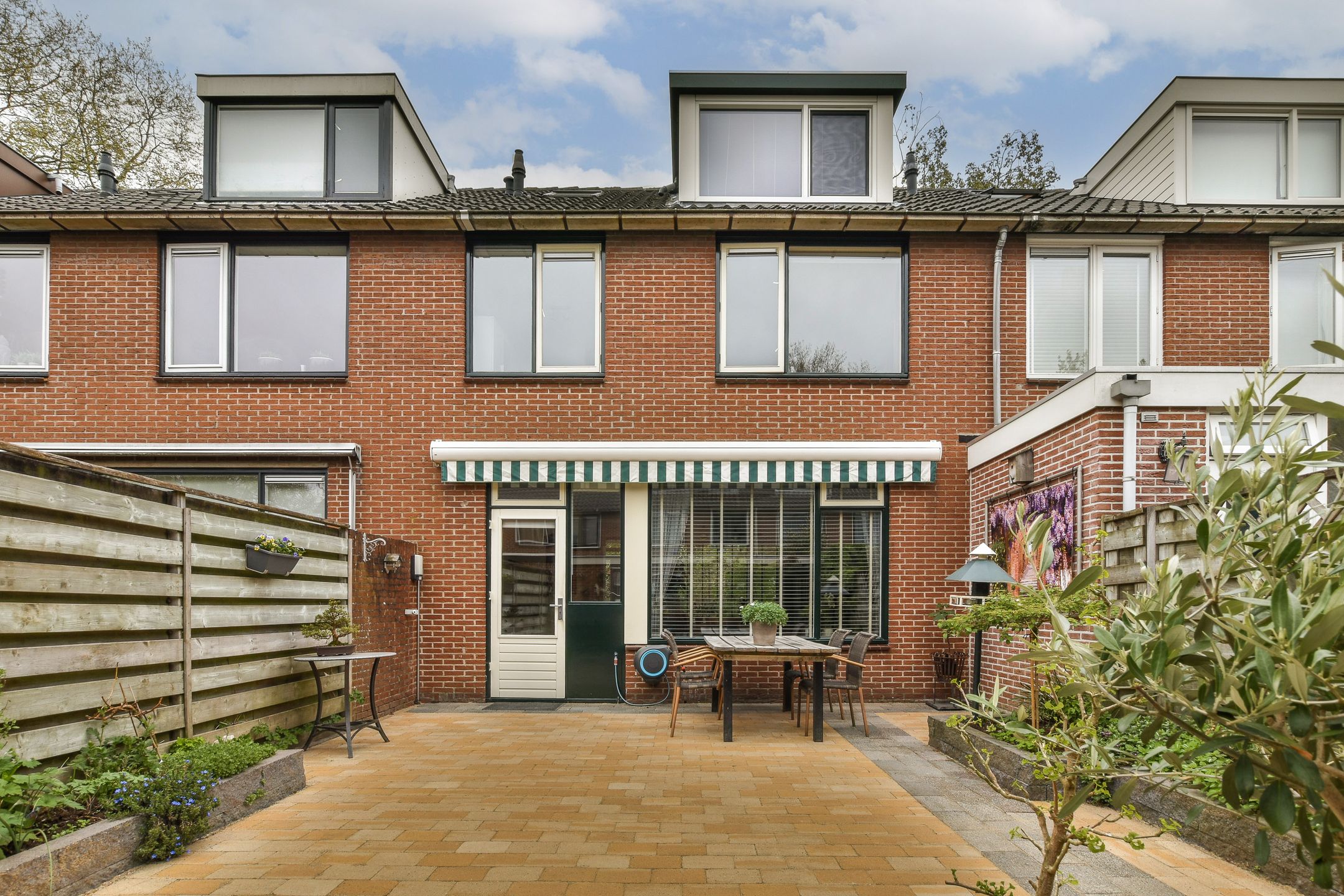 Foto 27 van Moerbeistraat 14