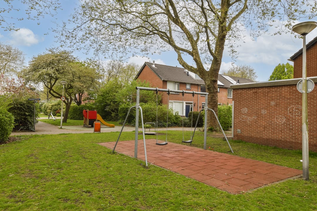 Foto 32 van Moerbeistraat 14