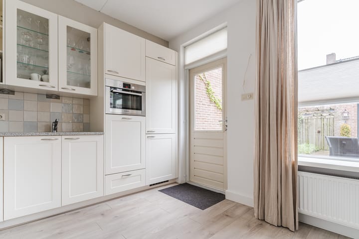 Foto 16 van Burg. Warnerslaan 29