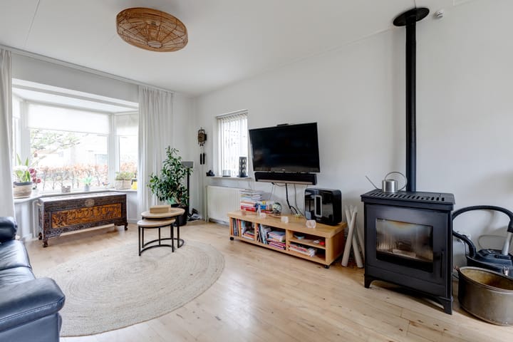 Foto 3 van van Heeckerenskamp 12