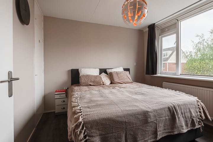 Foto 16 van Debussystraat 90