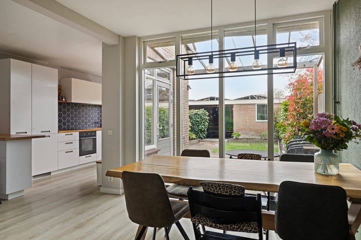 Photo 4 of Dr Holwerdastraat 5