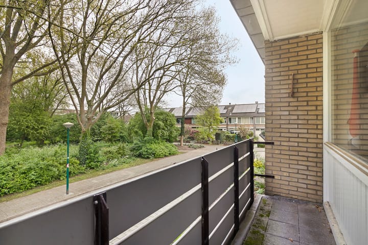 Photo 11 of Dr Holwerdastraat 5