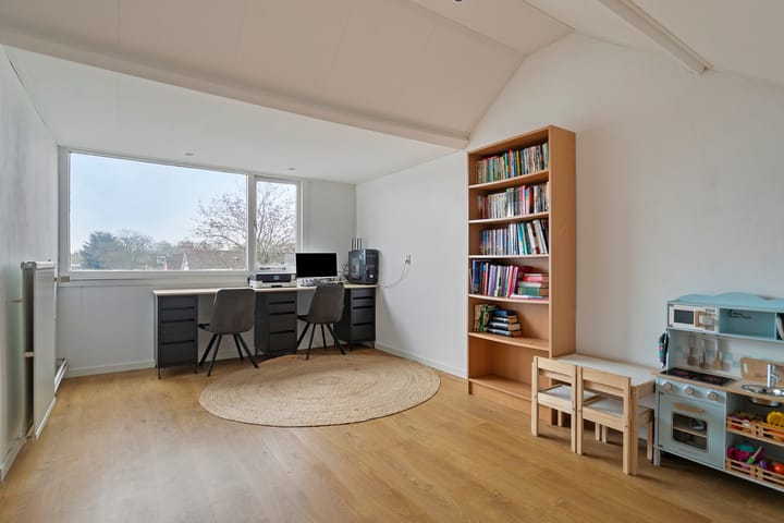 Photo 21 of Dr Holwerdastraat 5