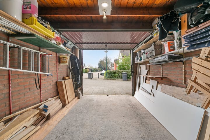 Photo 26 of Dr Holwerdastraat 5