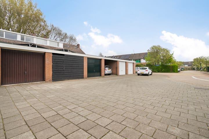 Photo 27 of Dr Holwerdastraat 5