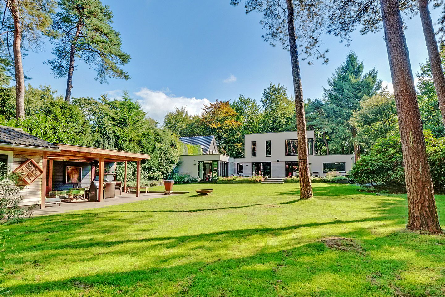 Foto 1 van Dennenweg 17-A