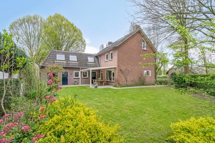 Foto 2 van Monseigneur van Oorschotstraat 30