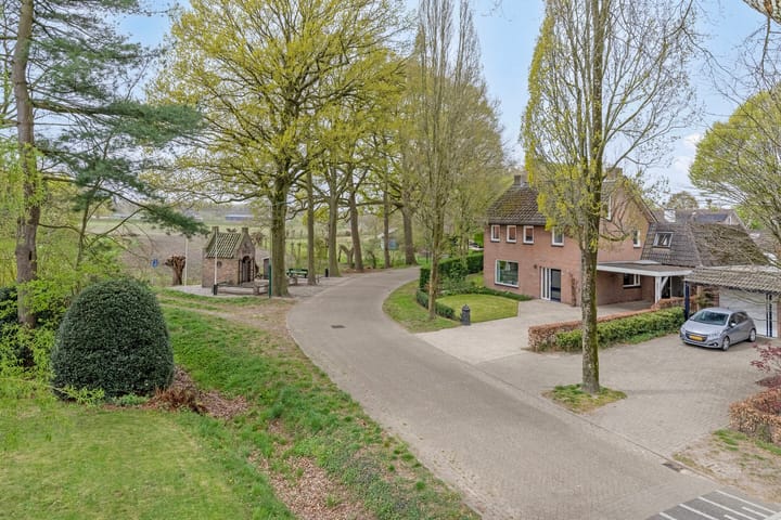 Foto 4 van Monseigneur van Oorschotstraat 30