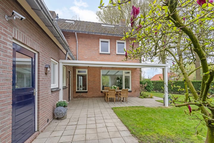 Foto 40 van Monseigneur van Oorschotstraat 30