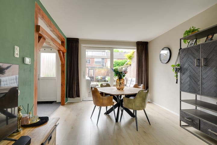 Photo 7 of Hendrik van Naaldwijkstraat 48