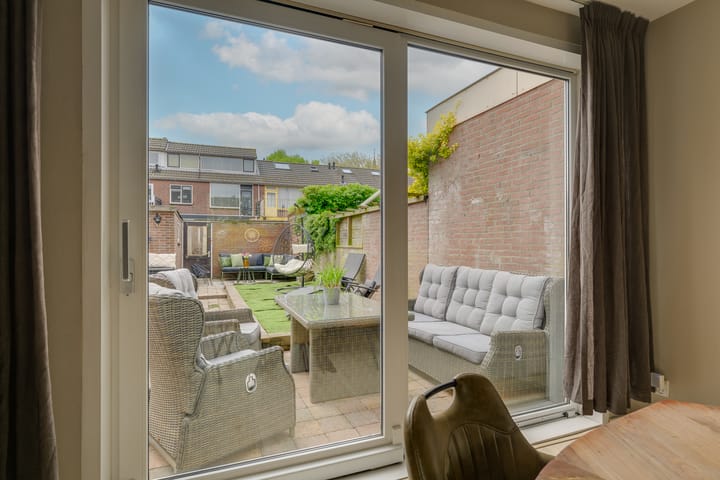 Photo 8 of Hendrik van Naaldwijkstraat 48