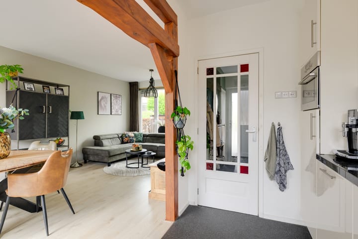 Photo 10 of Hendrik van Naaldwijkstraat 48