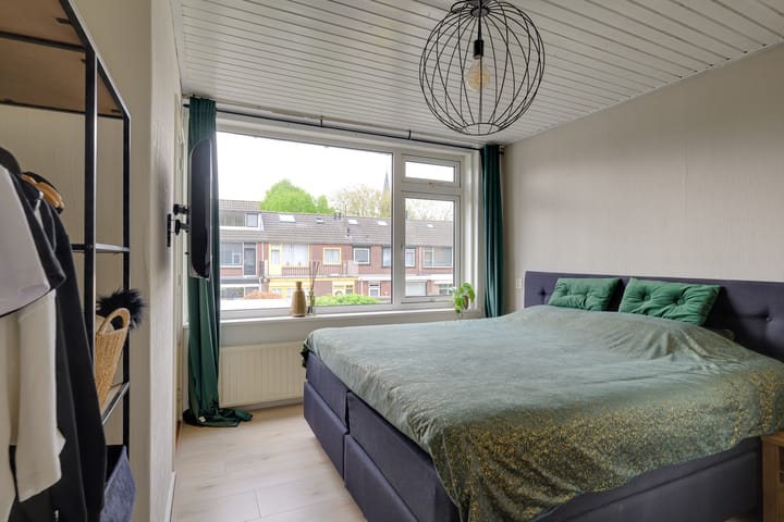 Photo 21 of Hendrik van Naaldwijkstraat 48