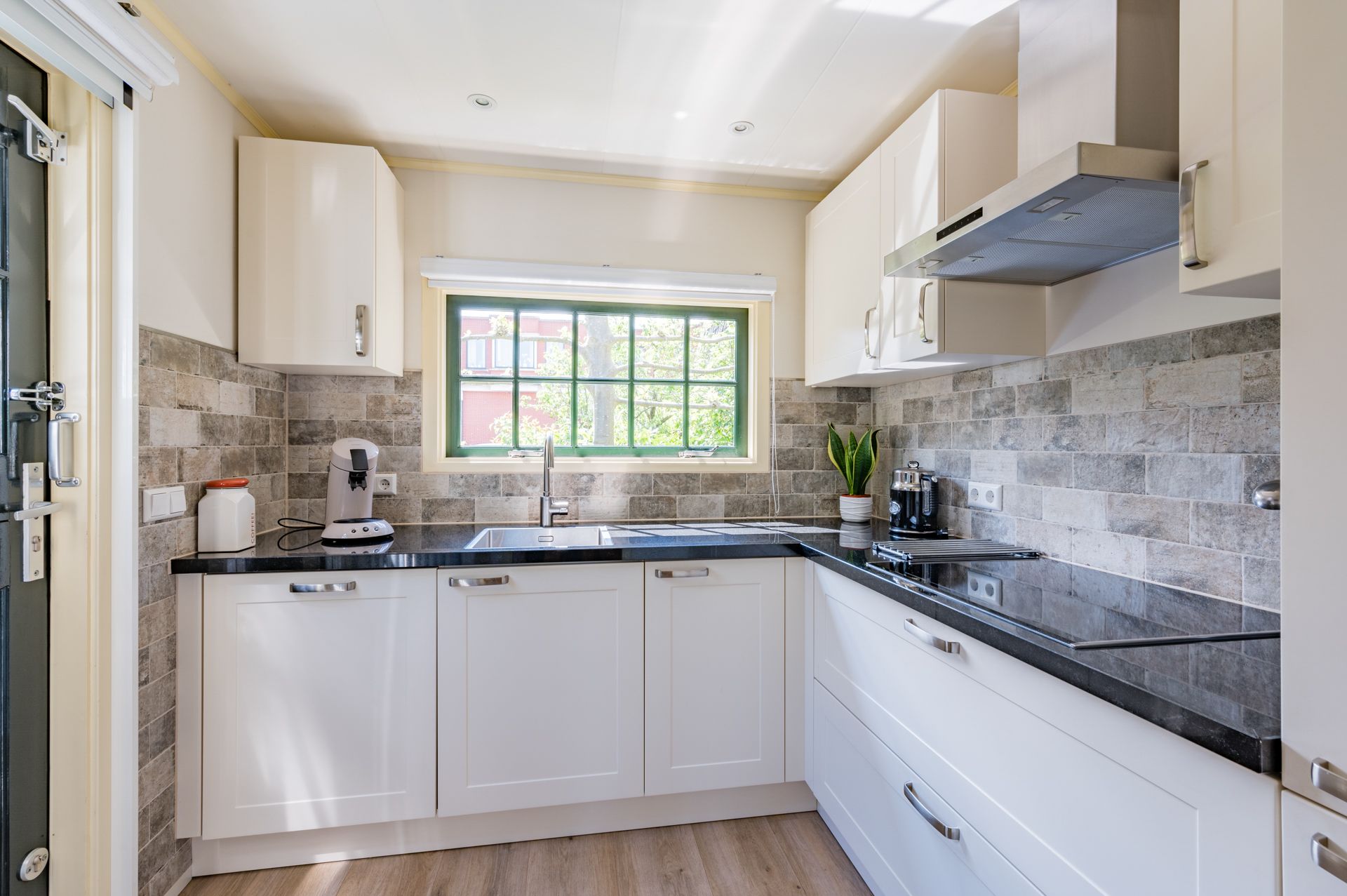 Photo 3 of Krommenieërweg 62