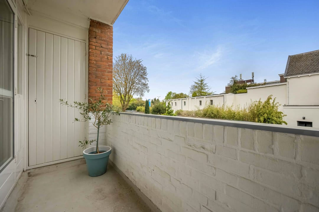 Photo 13 of de Engh 1-I