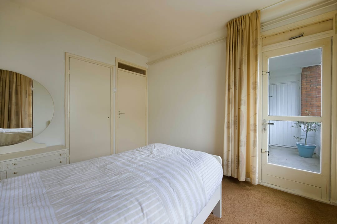 Photo 16 of de Engh 1-I