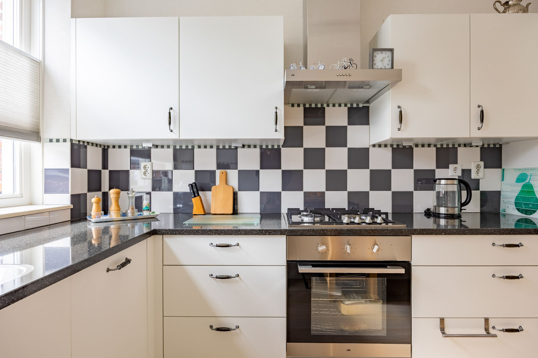 Foto 18 van Harkemastraat 11