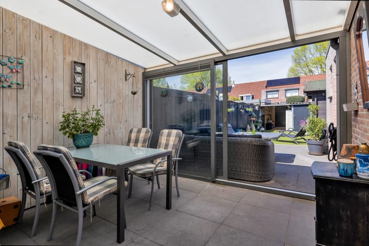 Foto 35 van Radiostraat 4