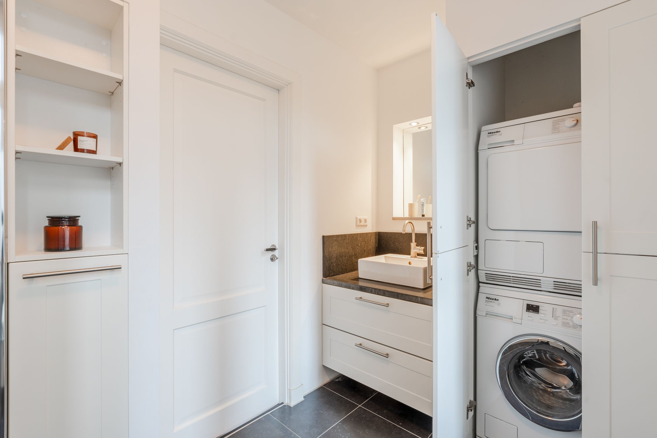 Foto 30 van Tweede Helmersstraat 28-1