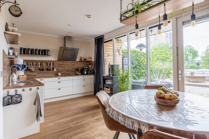 Foto 15 van Schuddebeursstraat 166