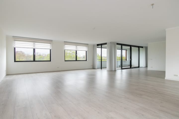 Foto 2 van Bellefroidlunet 44-D