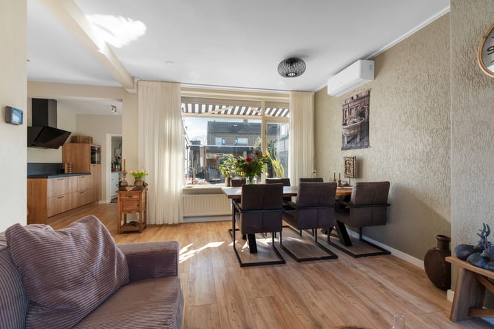 Photo 11 of Karel van Gelrestraat 11