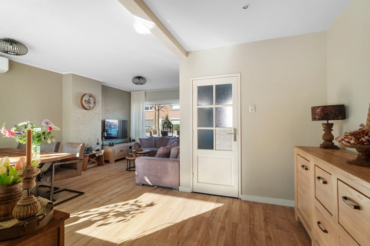 Photo 15 of Karel van Gelrestraat 11