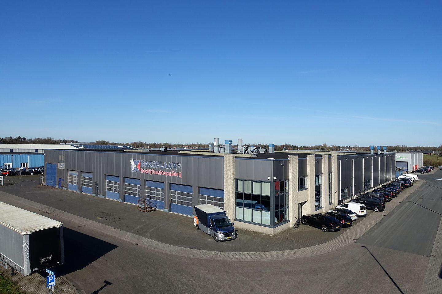 Bekijk foto 1 van Bedrijfsweg 33