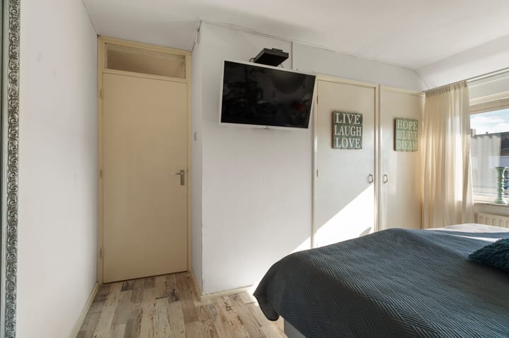 Photo 28 of Karel van Gelrestraat 11