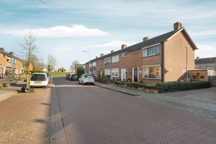 Photo 48 of Karel van Gelrestraat 11