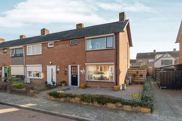 Photo 49 of Karel van Gelrestraat 11