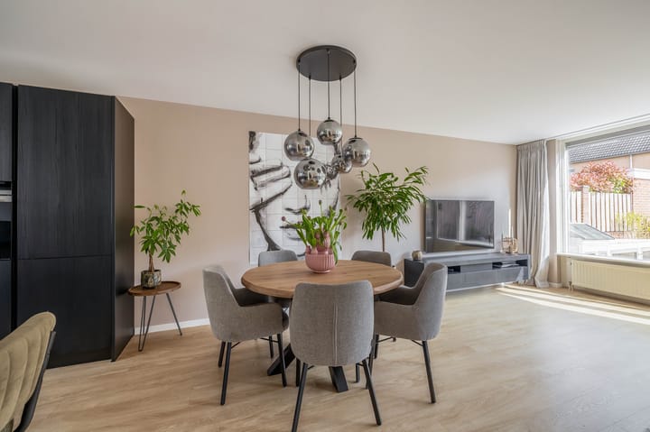 Photo 10 of Staringstraat 61