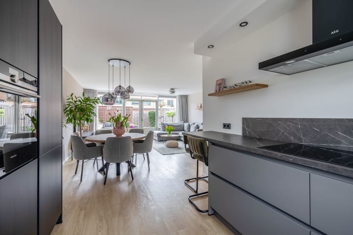 Photo 15 of Staringstraat 61