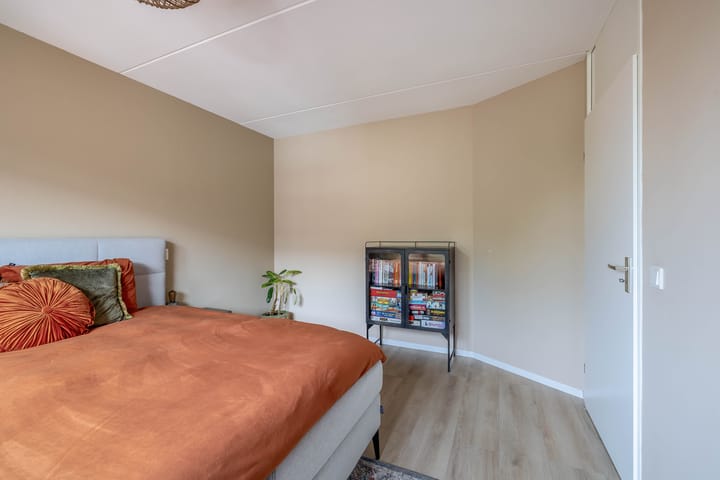 Photo 18 of Staringstraat 61