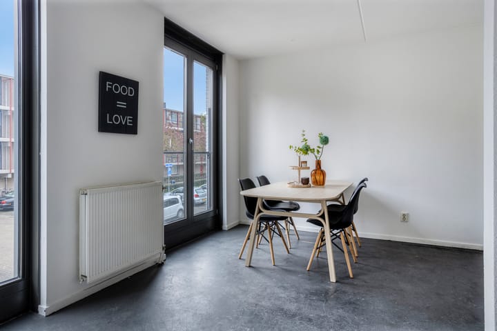 Foto 9 van Van Leeuwenhoekstraat 7