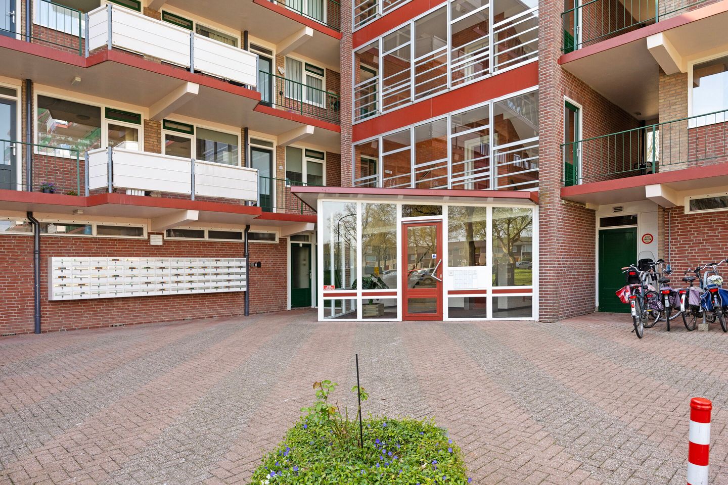 Photo 5 of van der Scheerstraat 21