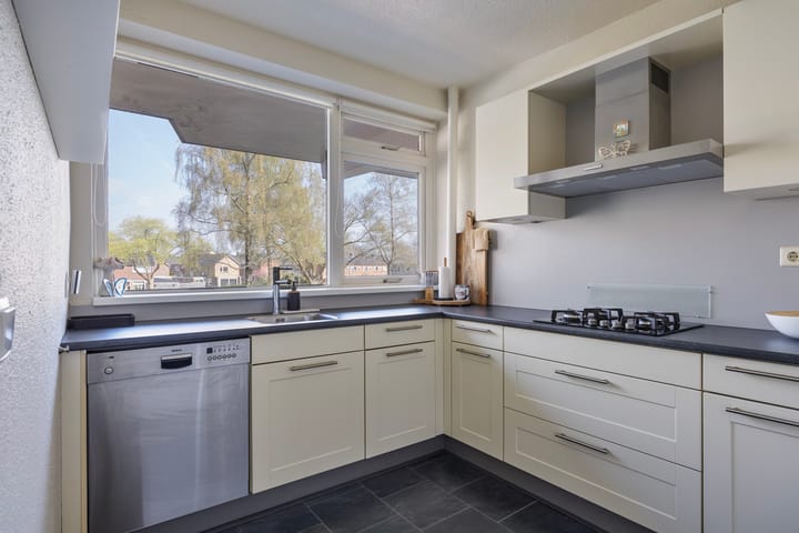 Foto 17 van van der Scheerstraat 21