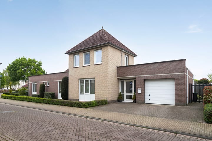 Foto 1 van Van Schaesbergstraat 1