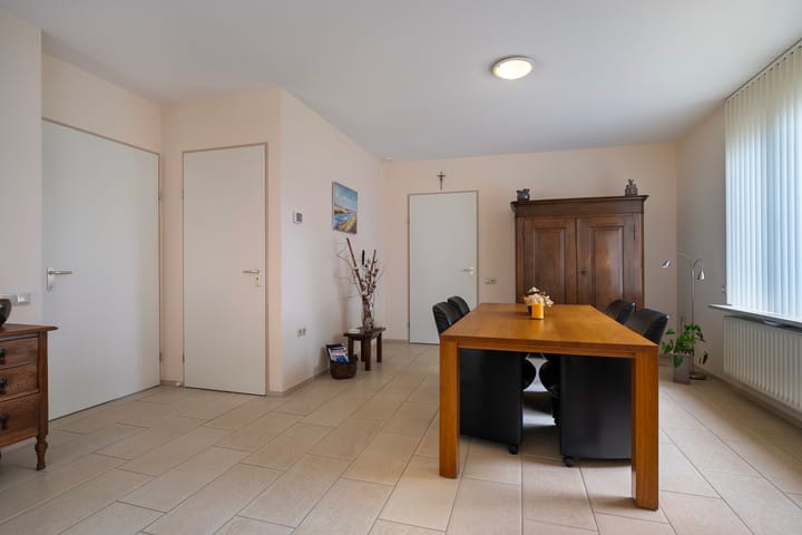 Foto 13 van Van Schaesbergstraat 1