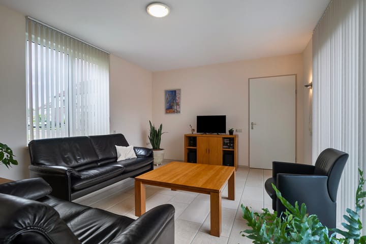 Foto 16 van Van Schaesbergstraat 1