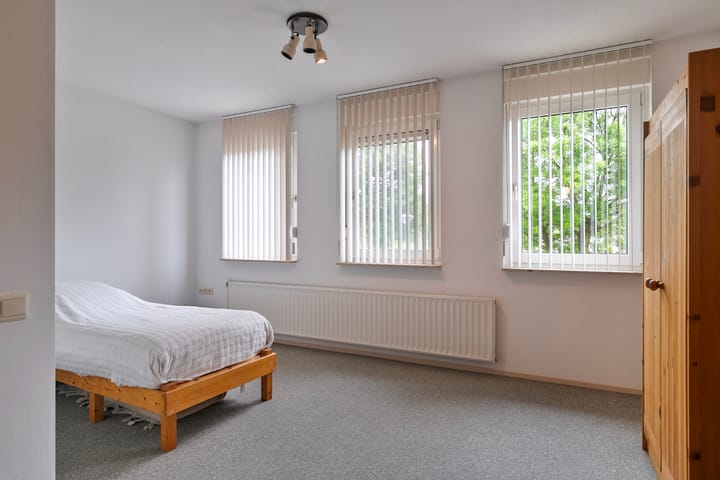 Foto 35 van Van Schaesbergstraat 1