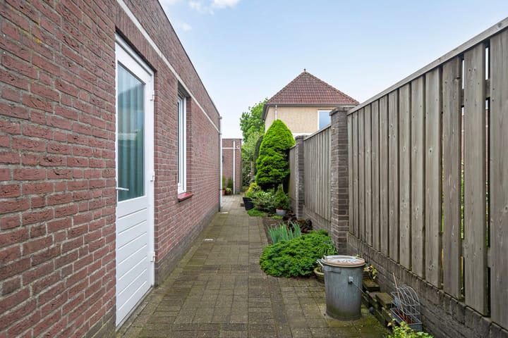 Foto 36 van Van Schaesbergstraat 1